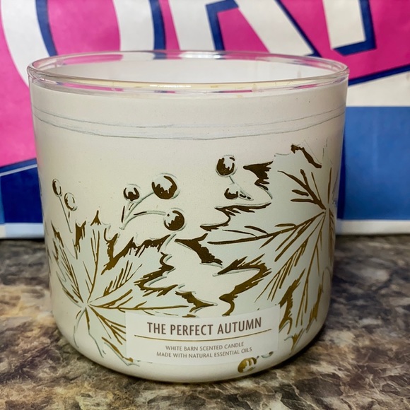 Bath & Body Works 3-Wick candles The perfect Autumn - Picture 3 of 5